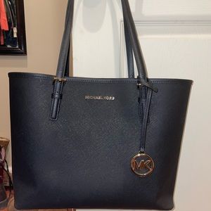 Michael kors tote with cheetah inside